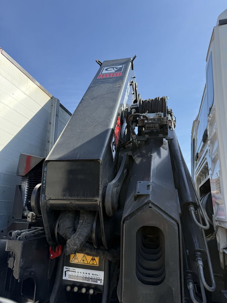 Man com  grua Hiab 322 de 22.5M