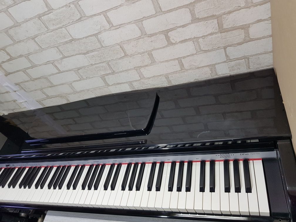 Цифрове піаніно/цифровое пианино  Digital Piano DP-40 б/у з Німеччини