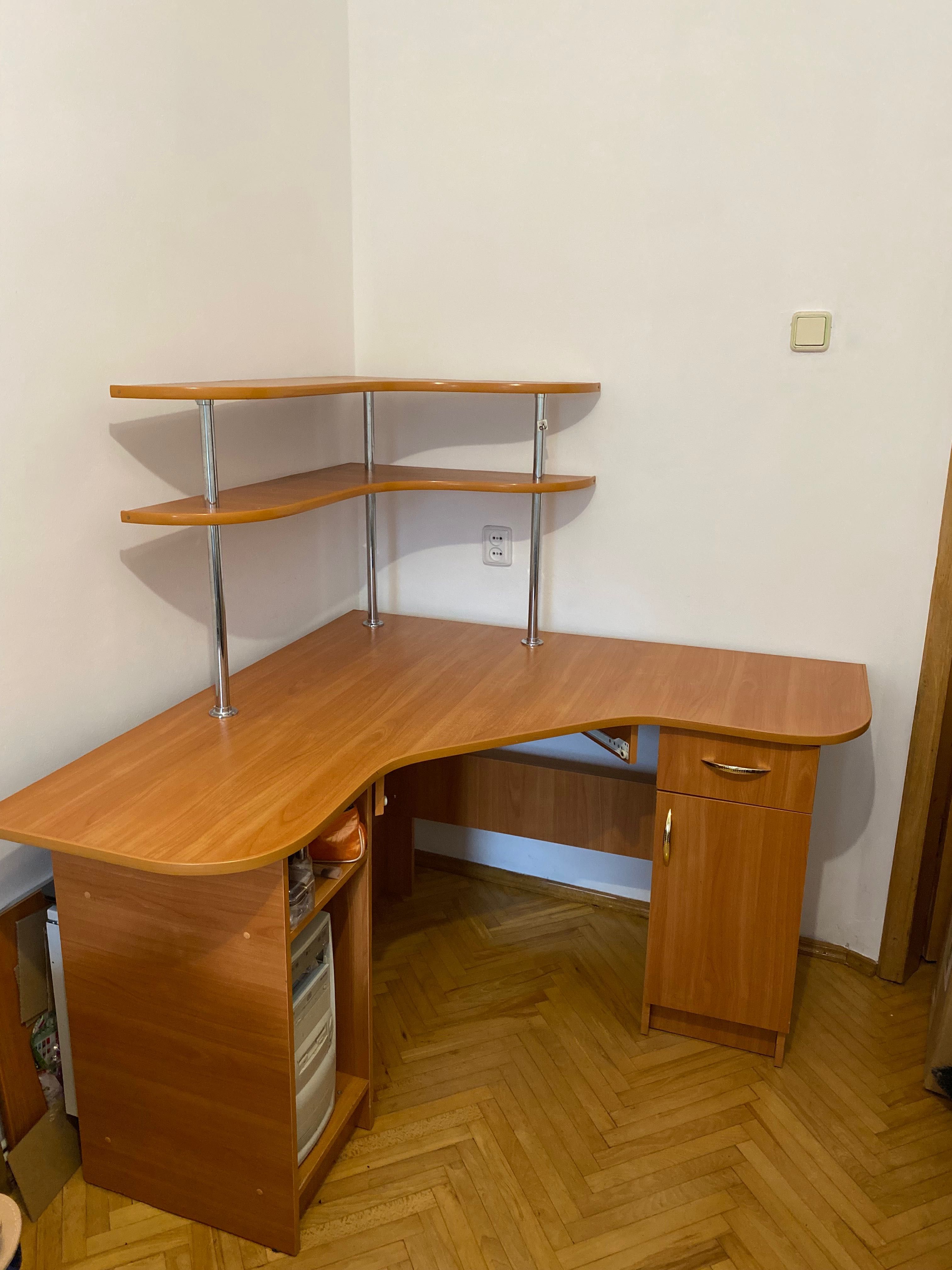 Кутовий компʼютерний стіл / стіл / стіл в дитячу