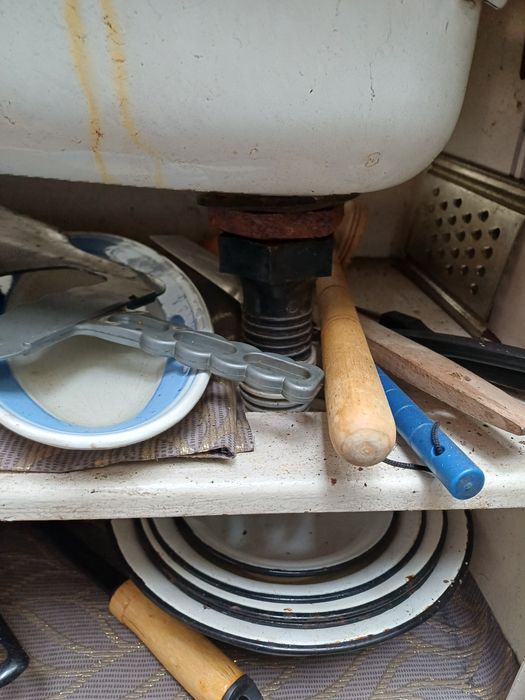 Мойка металическая с нержавеюшем баком.