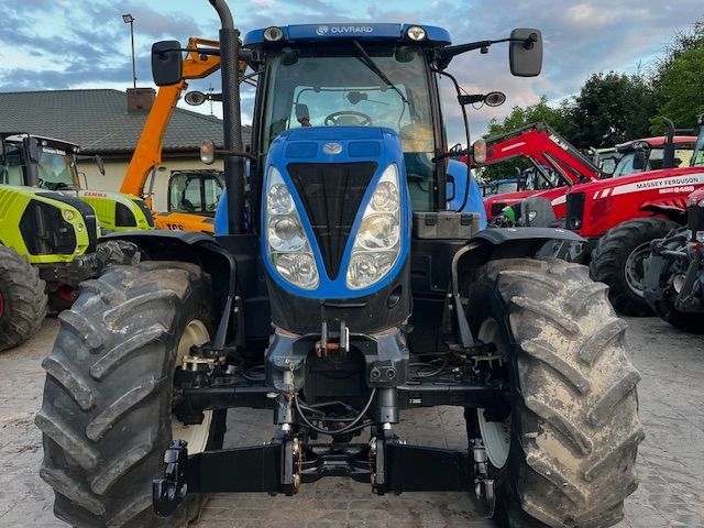 New Holland T 7.220  New Holland T 7.220 pneumatyka