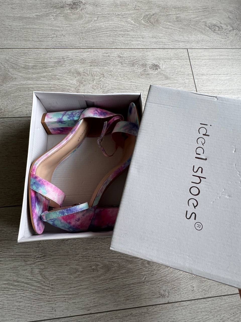 sandałki na słupku ideal shoes