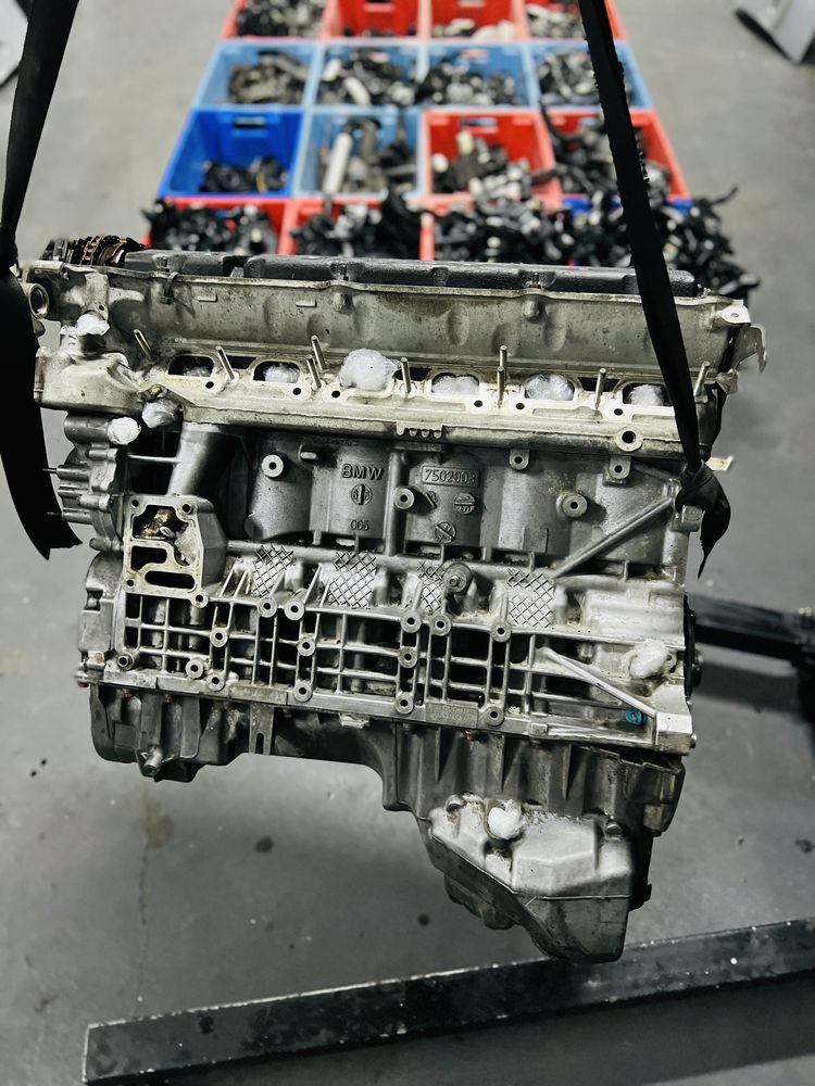 BMW E39 523i Мотор - М52 2.5 ТУ  Дабл Ванос 2 - ваносний бензин 523і