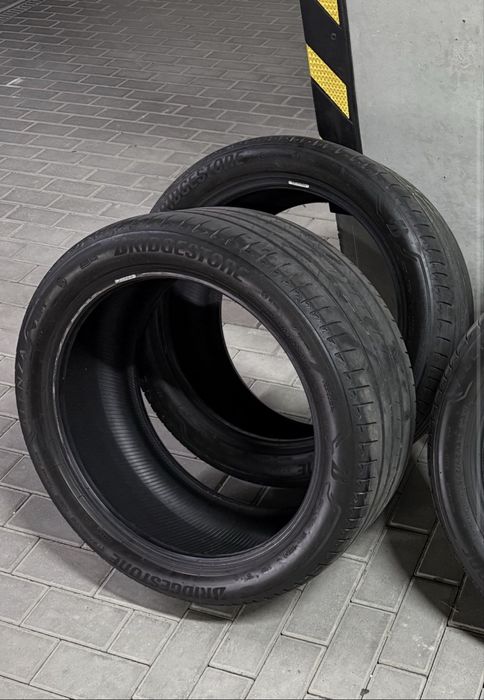 Пара Bridgestone Alenza 001 RFT 275/40 r20