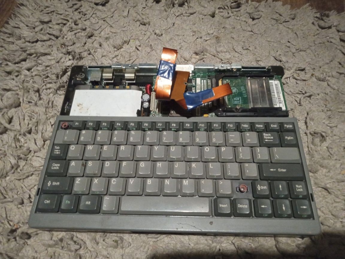 Części od laptopa ast retro Intel 386 sl