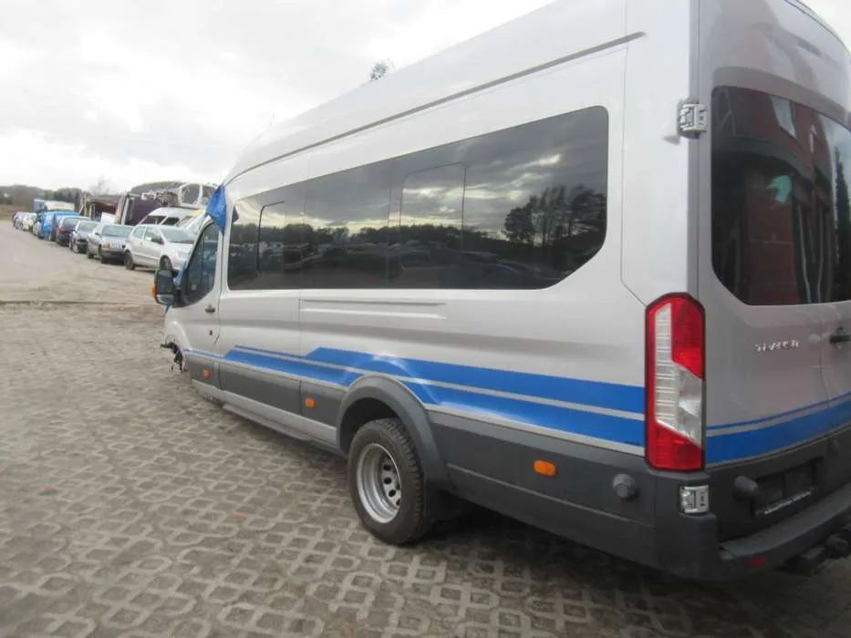 Ford Transit  Ford Transit Autobus 18 osobowy