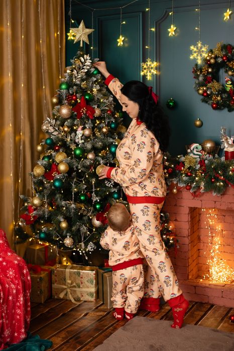 Сімейні новорічні піжами для батьків та дитини,новорічні піжами 3 штук