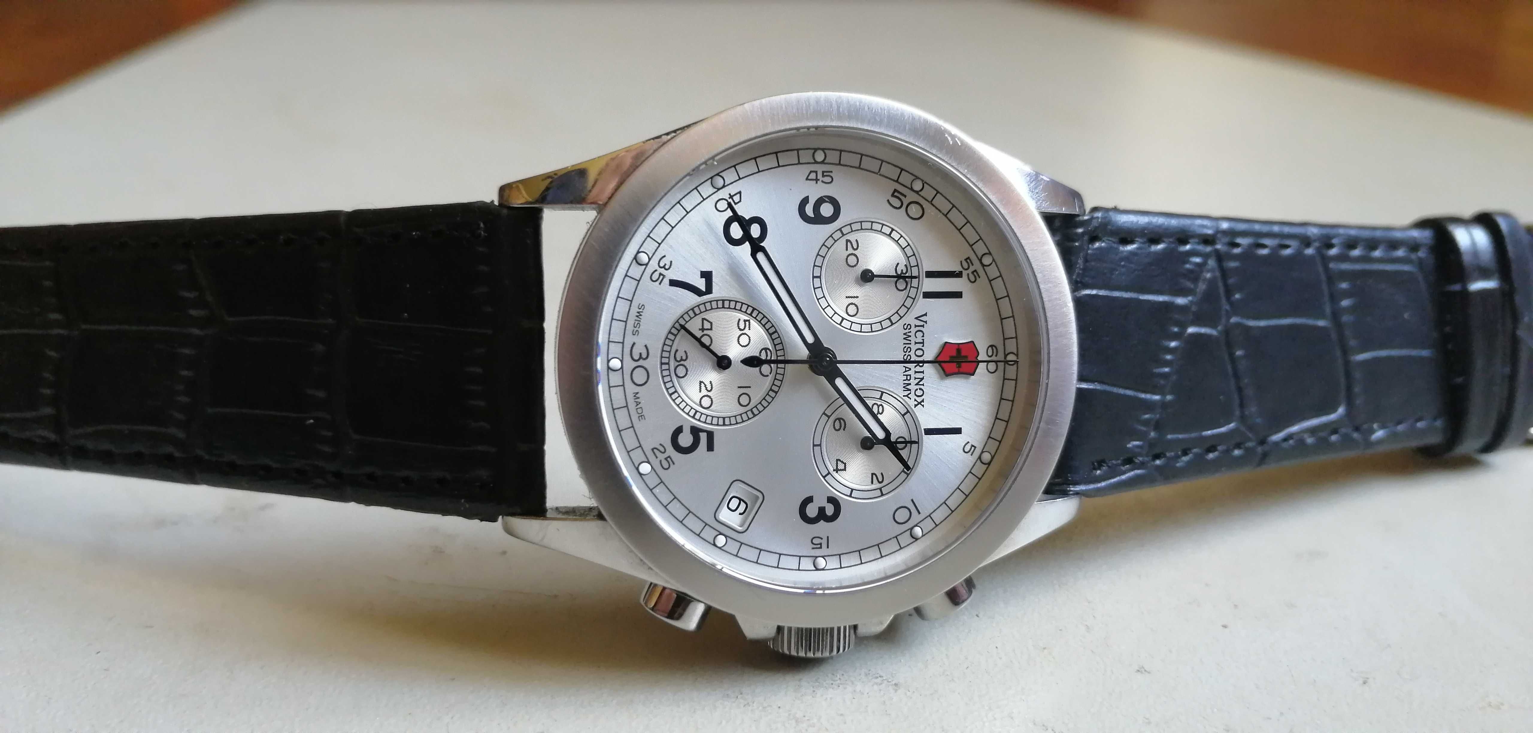 VICTORINOX - swiss army - zegarek
