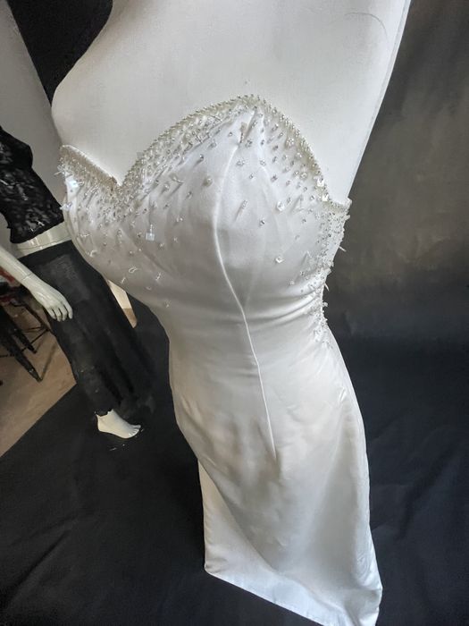 Dopasowana suknia ślubna