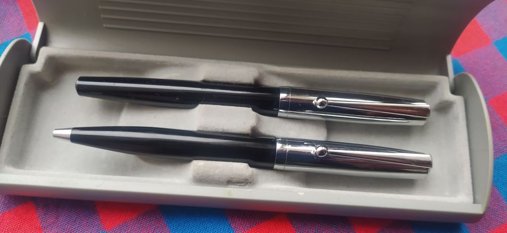 Набор ручек роллер и перьевая