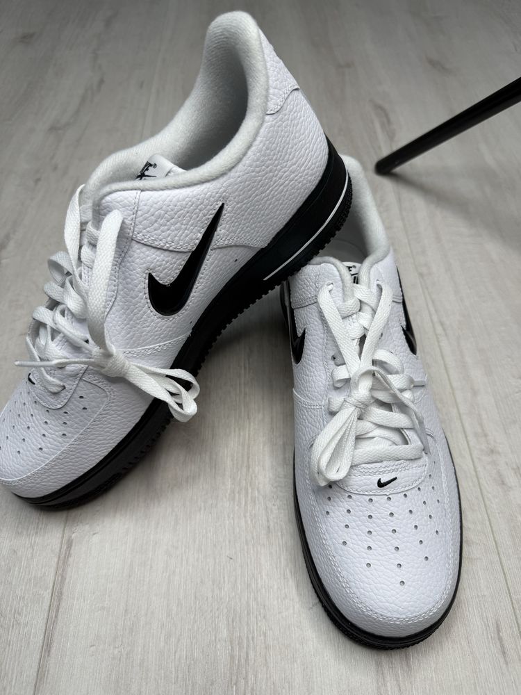 Чоловічі кросівки Nike Air Force 1 HQ3826-100