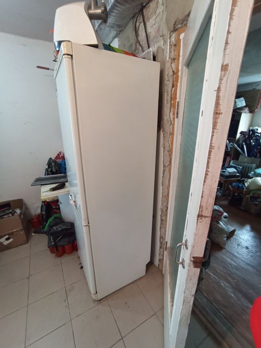 Високий і надійний холодильник Bosch-180 cm. Морозилка.