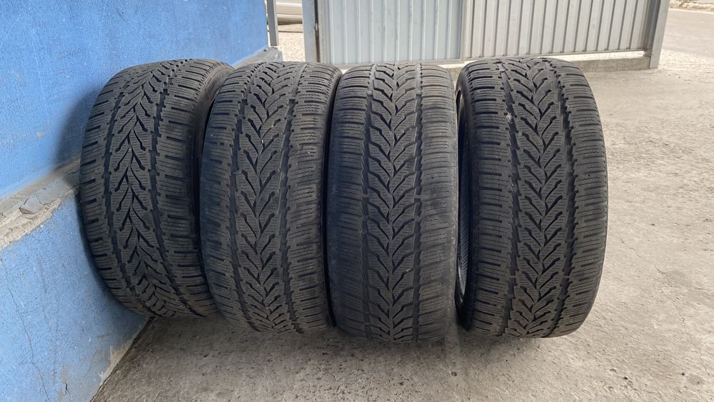 Продам резину 245/40 r18 б/у