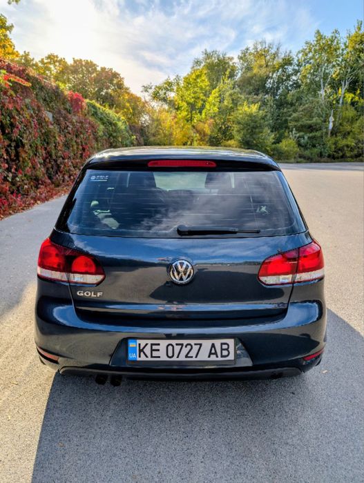 Продам Volkwagen Golf 2011