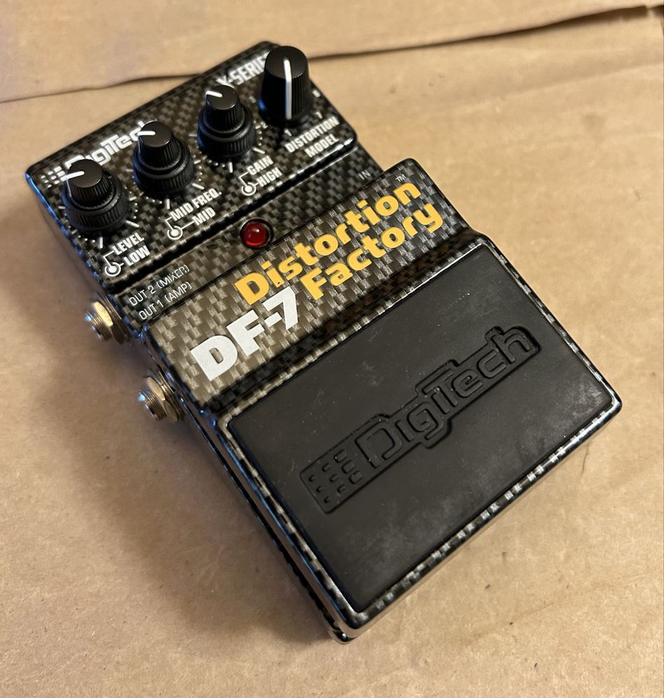 Peavey Hfs-2,Dano Fuzz,  CryBaby USA,Zoom 8080