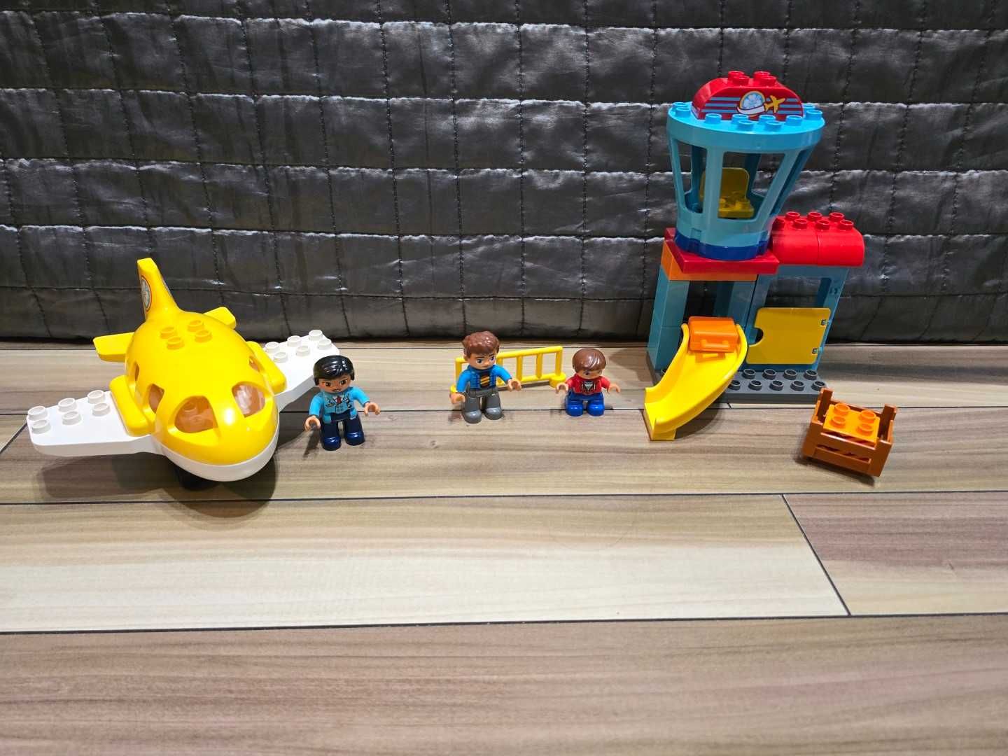 LEGO Duplo 10871 samolot, lotnisko, pudełko