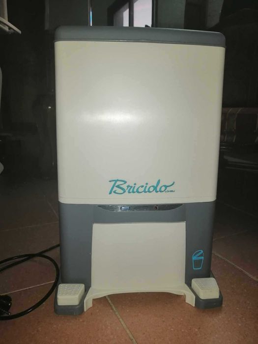 Aspirador de Pé, com balde para lixo