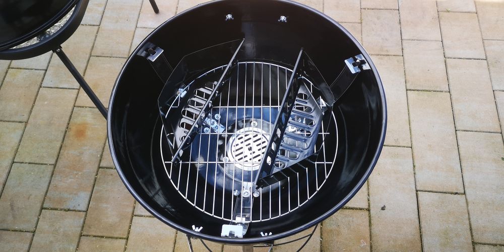 NOWY Grill węglowy z pokrywą