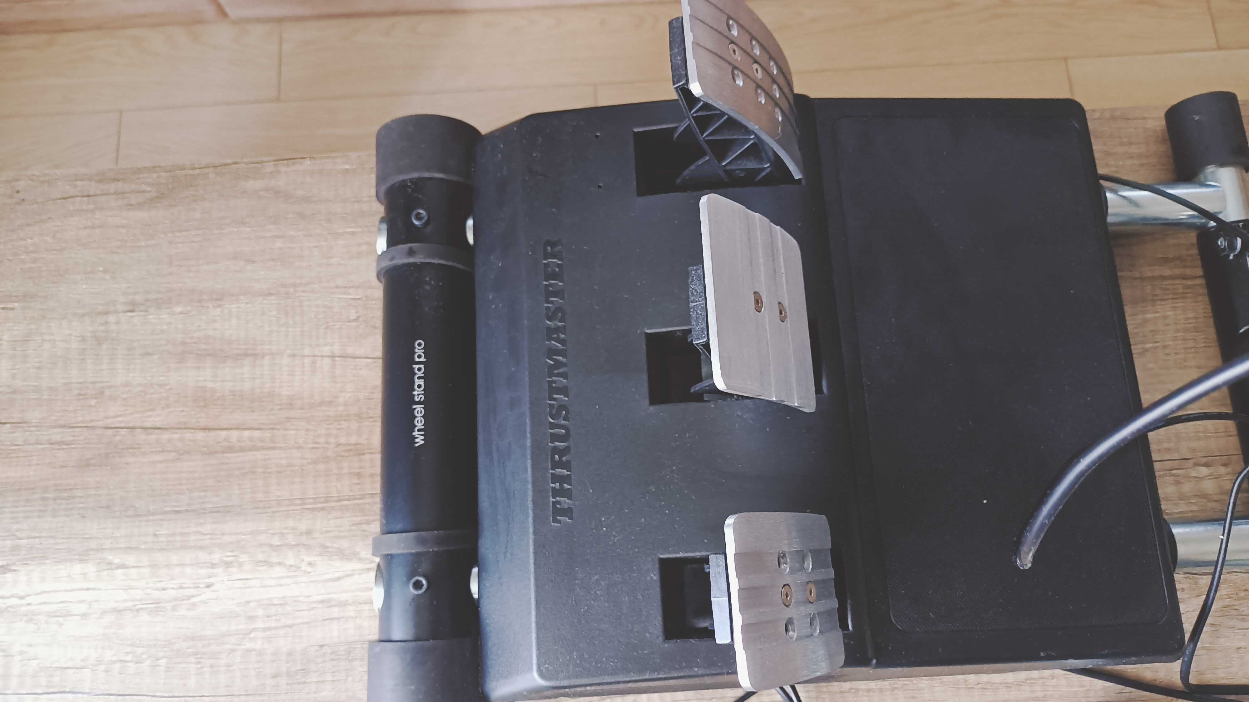 Thrustmaster T300 RS GT  + stojak (gwarancja do I 2026)