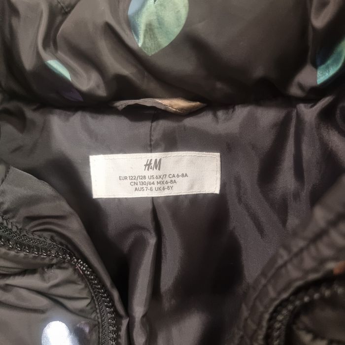Kurtka zimowa pikowana z serduszkami H&M rozmiar 122/128