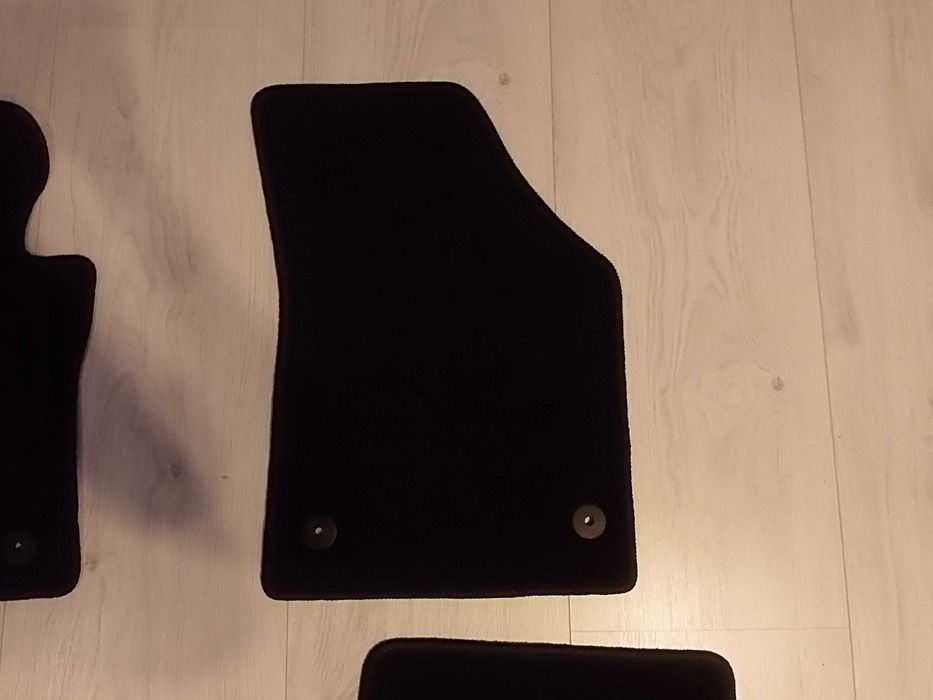 Dywaniki Welurowe VW Volkswagen Caddy Rok 10-15 Idealnie Dopasowane