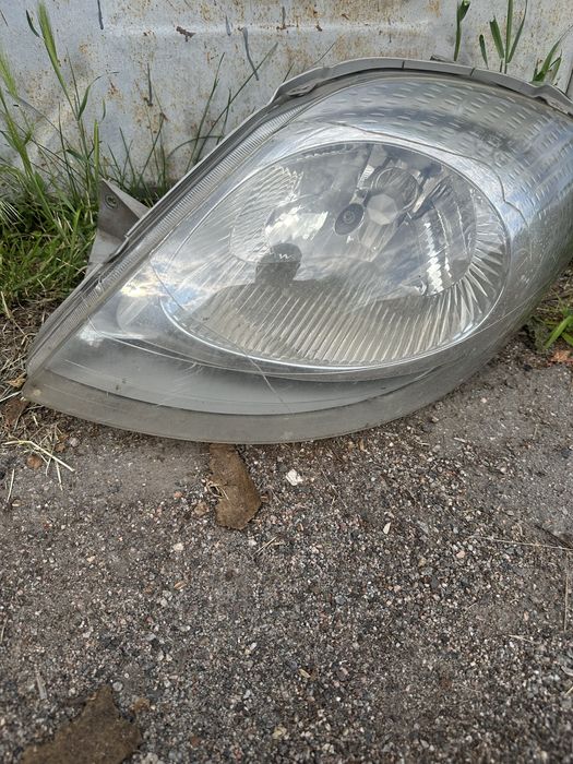 Ліва фара Renault Trafic 2006 рік