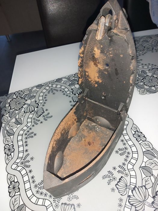 Stare żeliwne żelazko