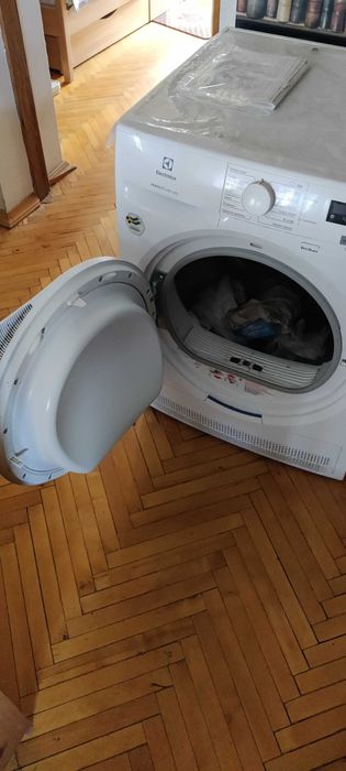 Сушильна машина Electrolux