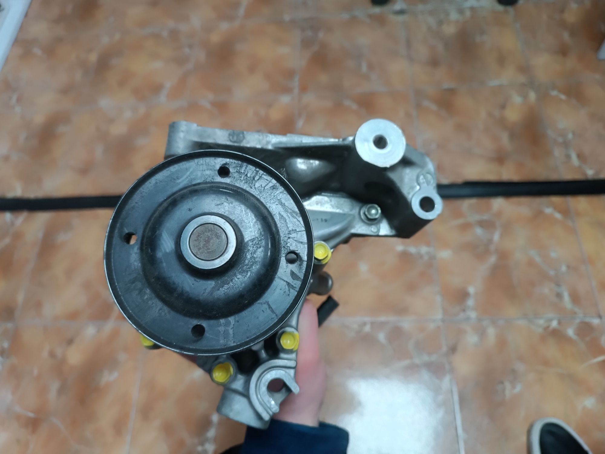 Помпа водяна MAZDA CX-5 2.2 дизель, оригінал, в доброму стані робоча