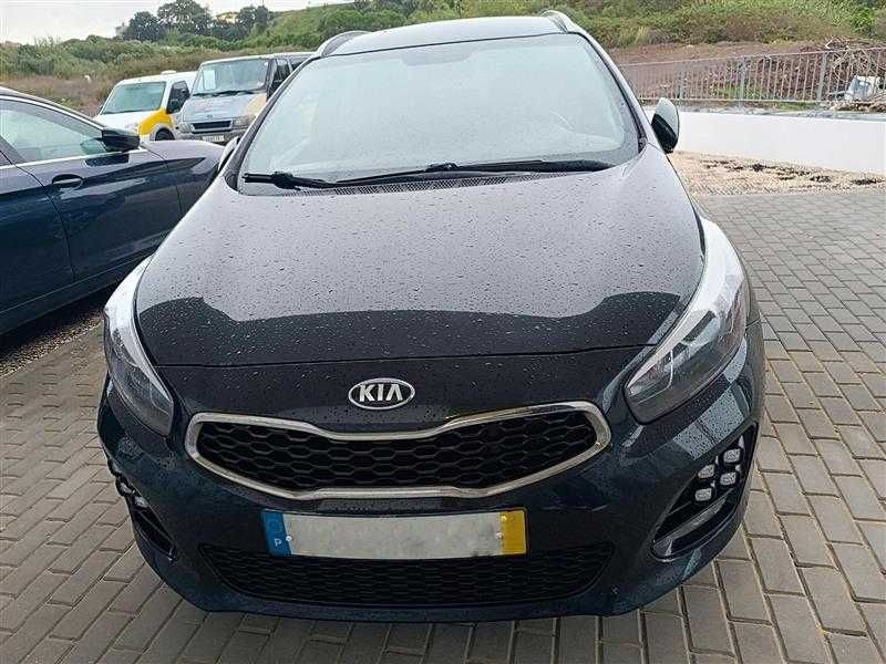 Kia Ceed SW GT Line 1.6 CRDi – Muito Estimada, 2 Chaves