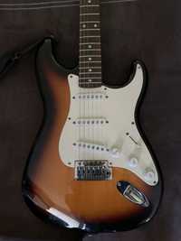 Squier by Fender Stratocaster. Rocznik 2000-03.