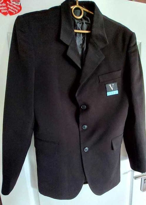 Czarna marynarka oversize