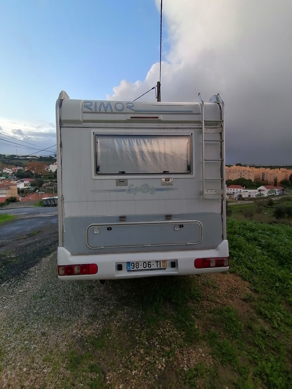 Auto caravana Ford como nova