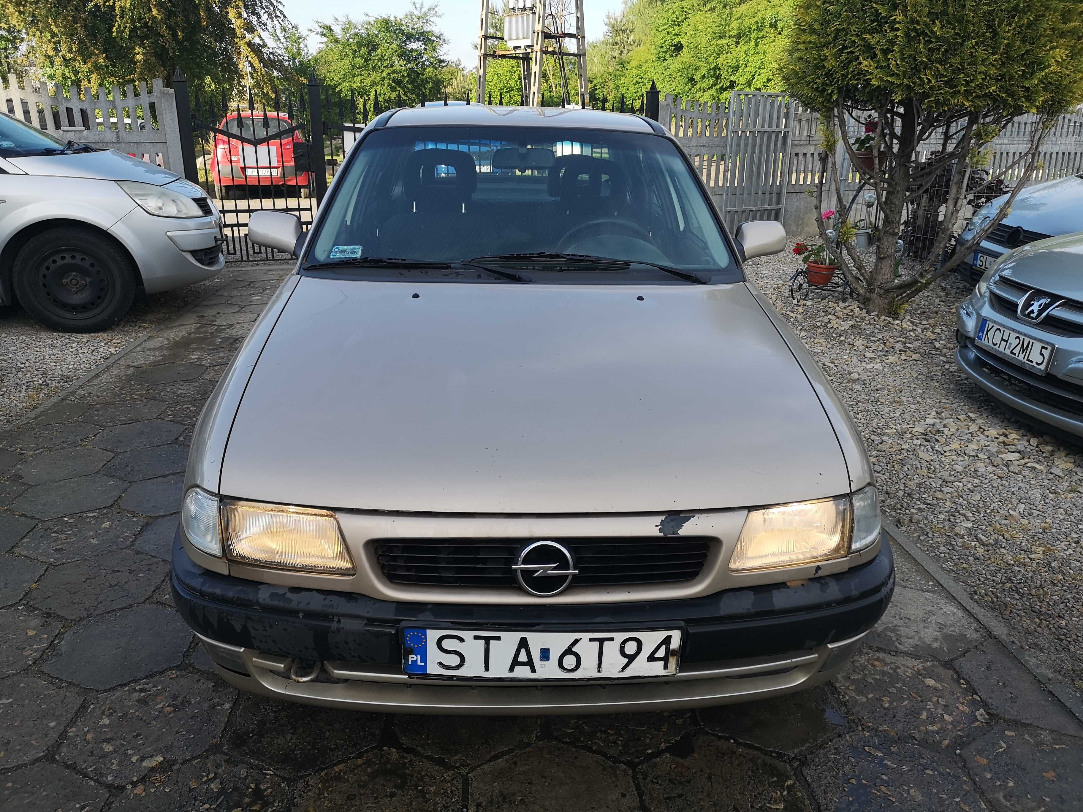 opel astra 1,6 benzyna