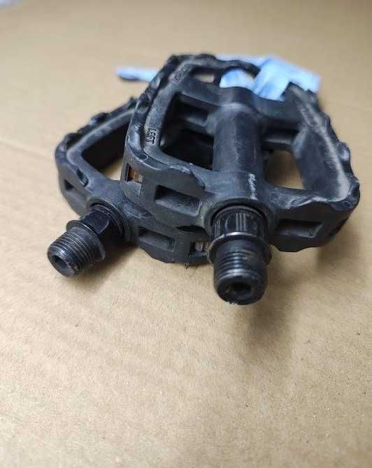 Porta cargas, guiadores e outro material de bicicleta