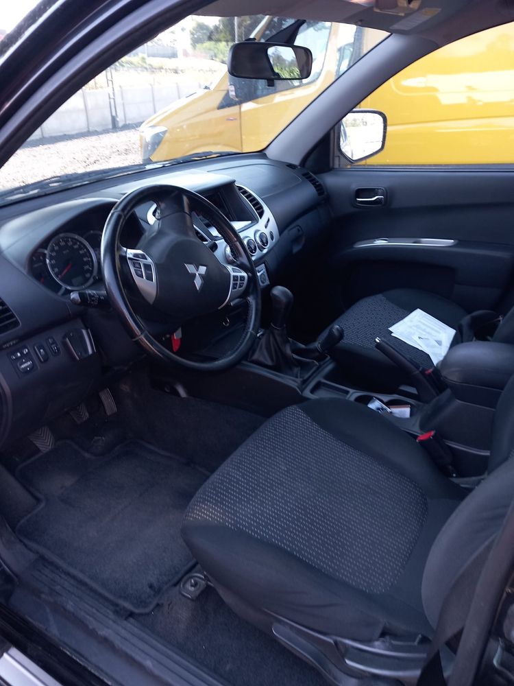 Mitsubishi strackar L200