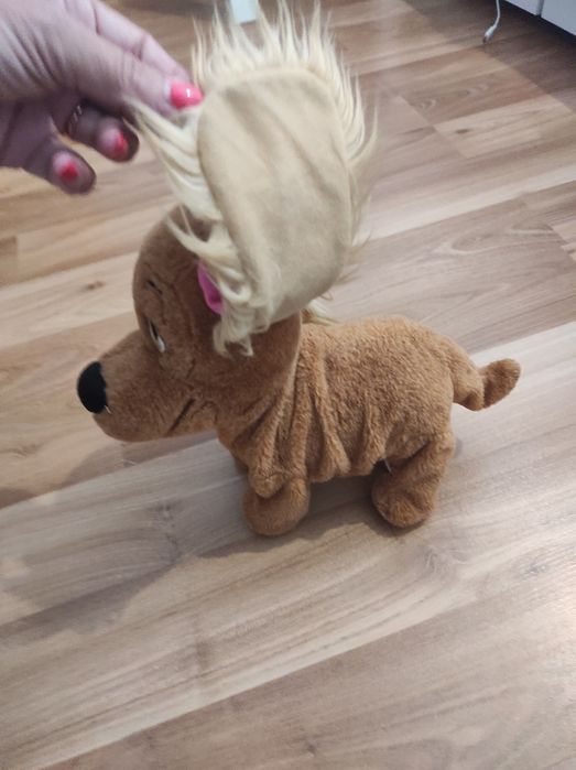 Lucy e PomPom cão a pilhas