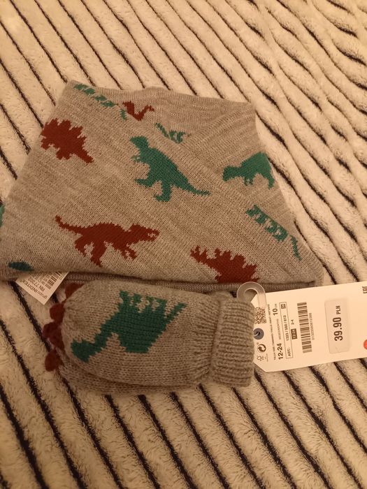 Nowy komplet Dino Zara r.12/24 (41cm)