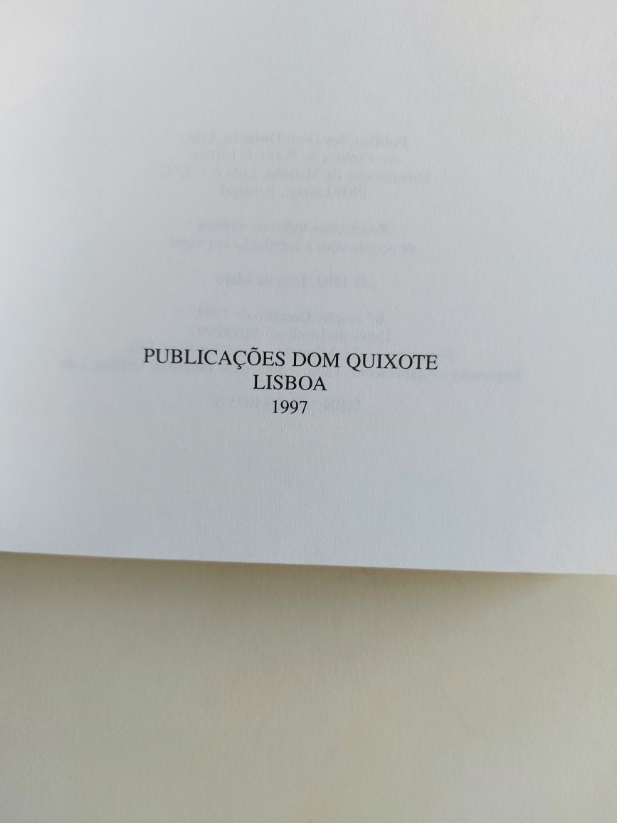 Livro "Autópsia de um mar de ruínas"