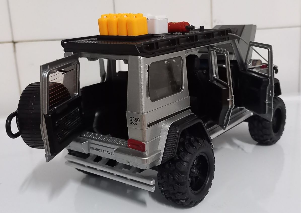 Miniatura Mercedes G 550 esc 1:24