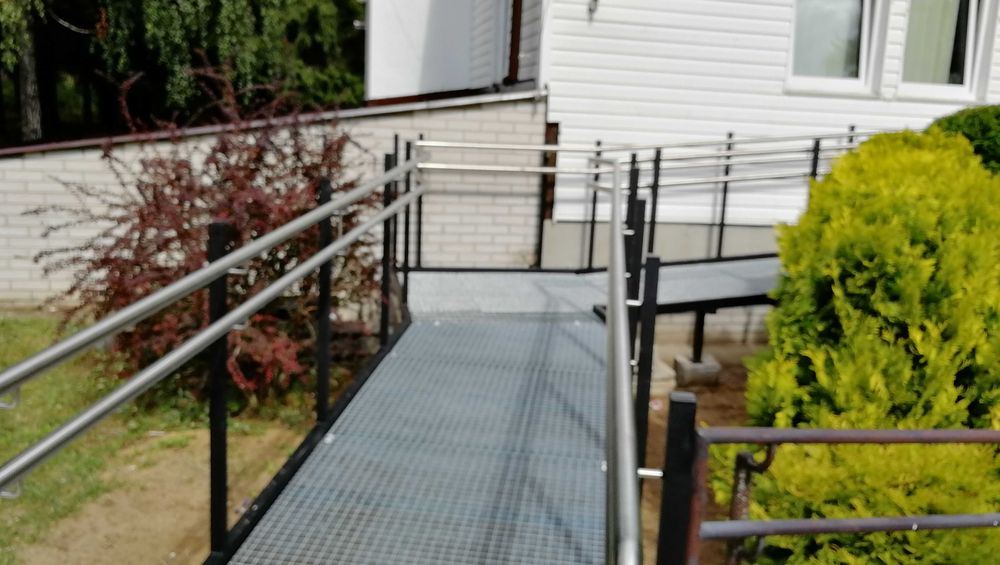 Podjazd dla niepełnosprawnych