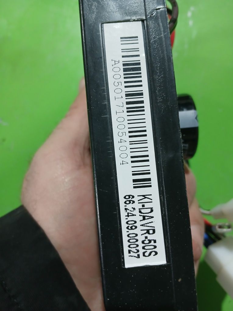 Regulator napiecia AVR