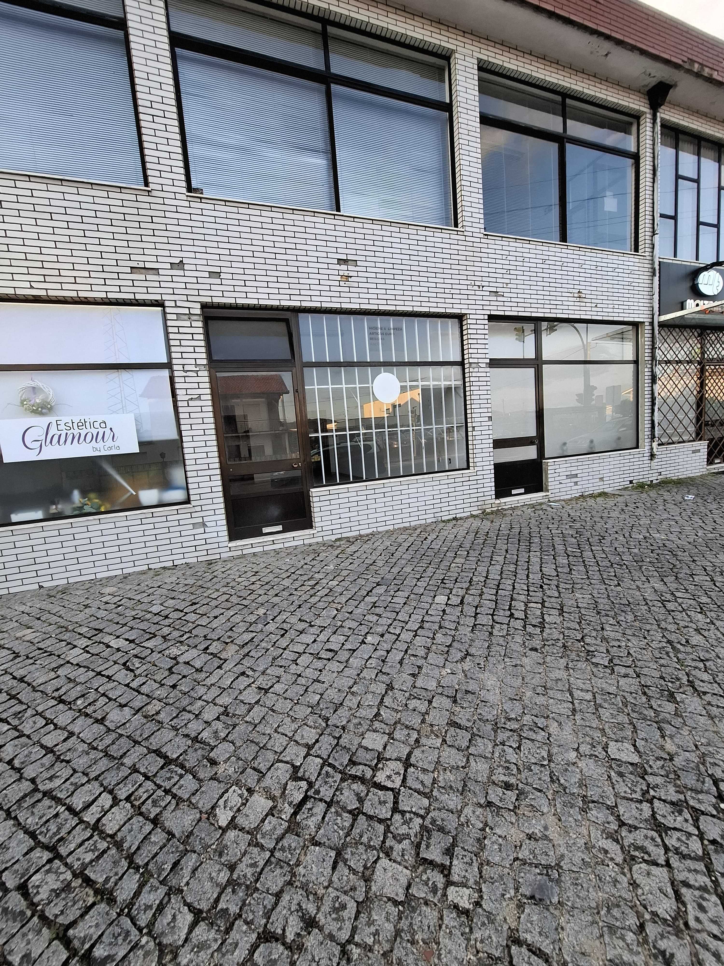 Loja para venda na freguesia da Carreira
