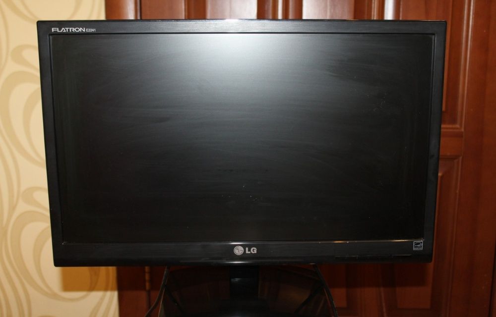 Full HD LG Flatron "22 монитор!