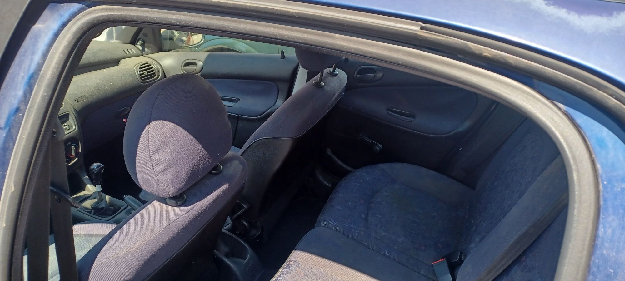 Peugeut 206 do ano 2000