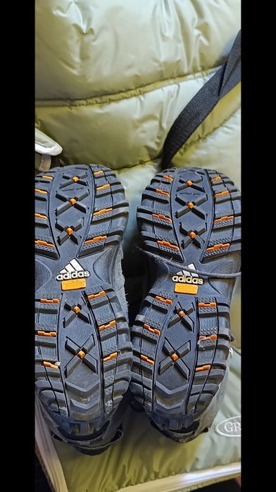 Чоботи, черевики, кросівки. Ботинки, кроссовки.