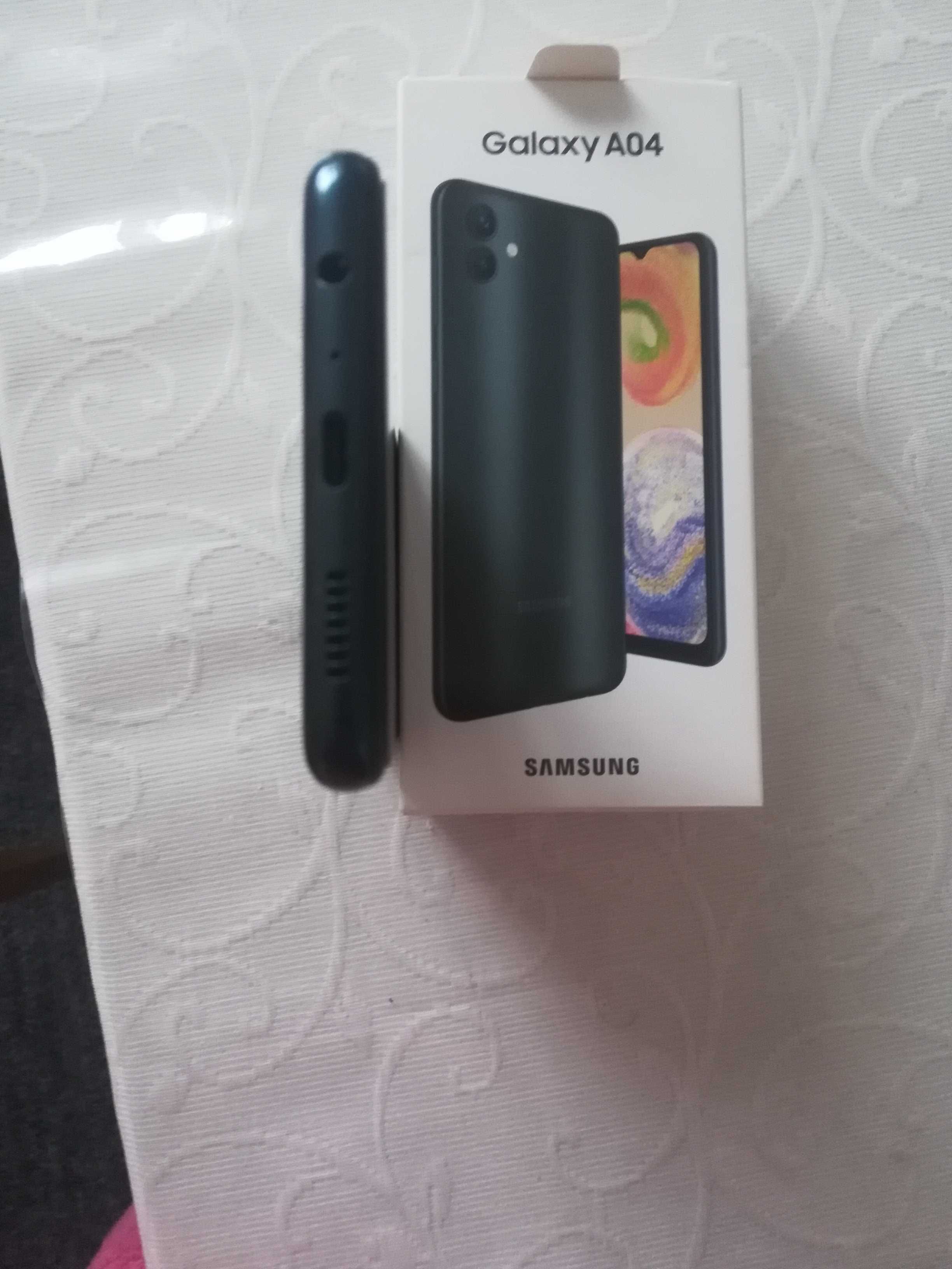 Продам SAMSUNG Galaxy A04 4/64