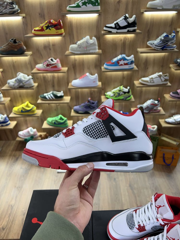 Кросівки Nike Air Jordan 4 Retro Fire Red