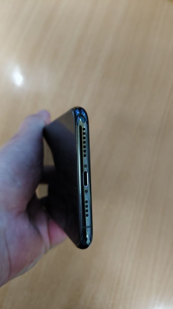 Iphone 11 pro max 96% акумулятор