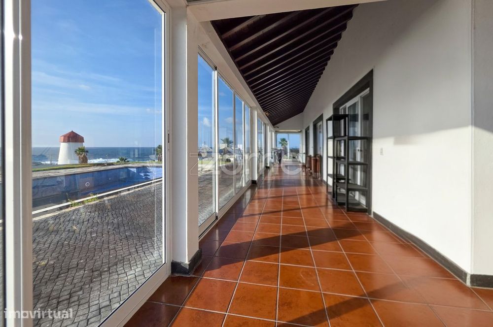 Moradia T3 + Casa de Apoio T2, com Vista Mar e Piscina nos Mosteiros